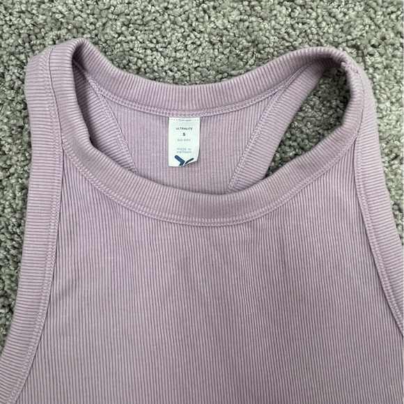 Old navy ultra lite tank top - Picture 2 of 3